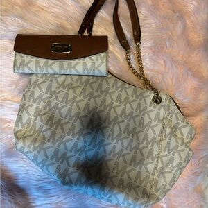 Michael Kors White and Brown Shoulder Bag Set